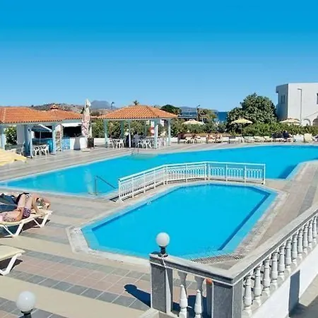 _kamari Bay Hotel 2*