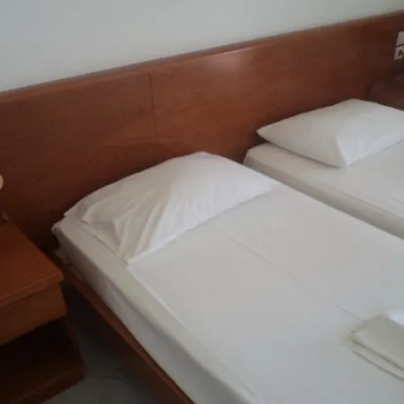 Kamari Bay Otel