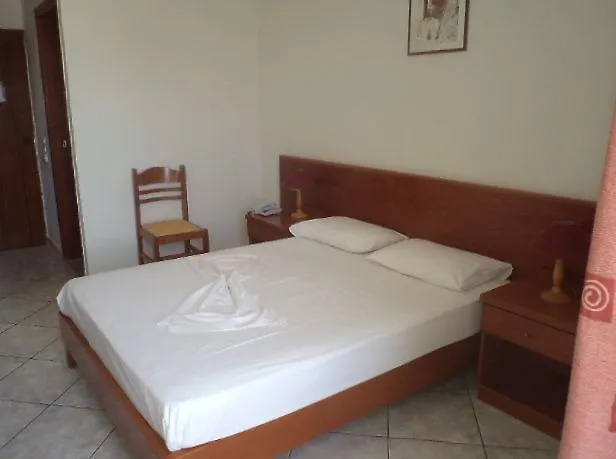 _kamari Bay Hotel 2*