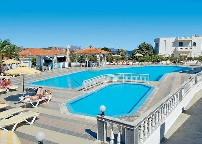 _kamari Bay Hotel 2*