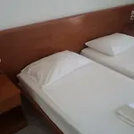 _kamari Bay Hotel