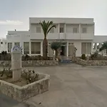 _kamari Bay Hotel