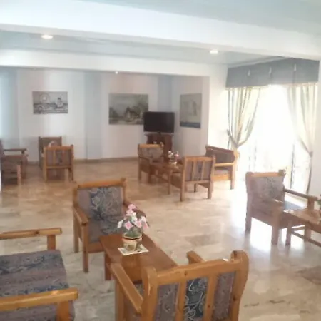 _kamari Bay מלון