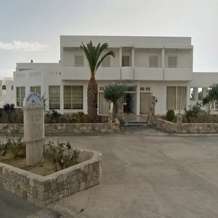 _kamari Bay מלון