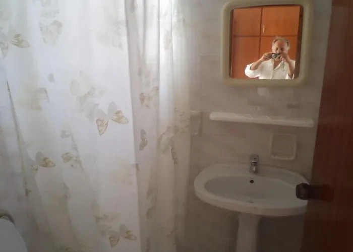 _kamari Bay 호텔 2*